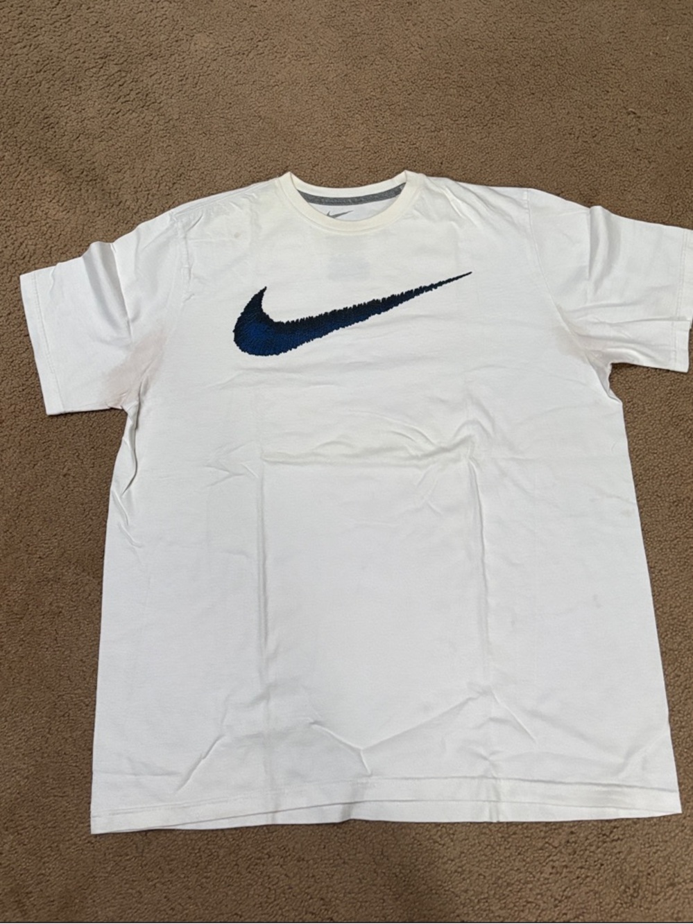 Nike White Short Sleeve Tee with Navy Swoosh Y2K men’s XL